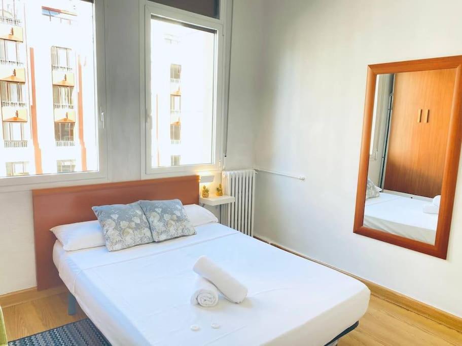 Apartamento En Gran Via De Madrid 45 4 מראה חיצוני תמונה